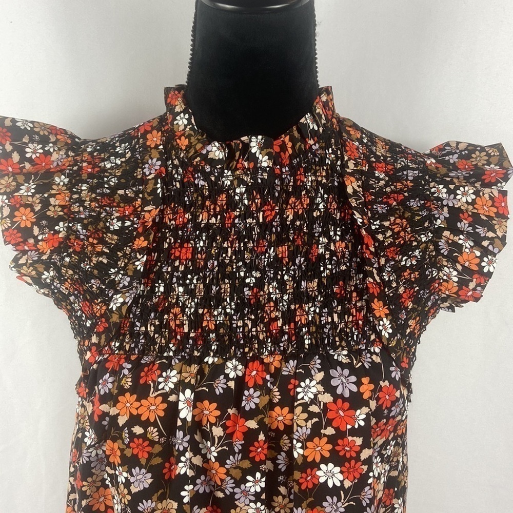 Moodie Marie Floral Blouse with Cap Sleeves and Key Hole Cut Out - Picture 3 of 9